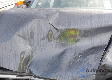 2026 Tesla Model Y Long Range Dual Motor All-Wheel Drive/Long Range Launch Series z USA, uszkodzony, nr VIN 7SAYGDEE6TA396967